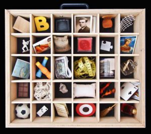  Caixa d'objectes del projecte ExpressArt Museu portàtil